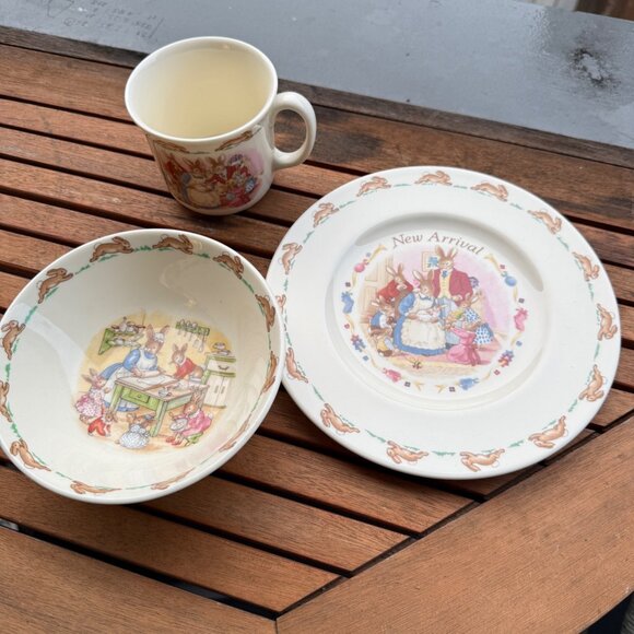 Royal Doulton Other - Royal Doulton Bunnykins Vintabe Baby Set - Plate Bowl & Mug - "New Arrival" Rabb
